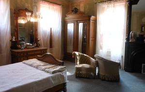 packer mansion bedroom